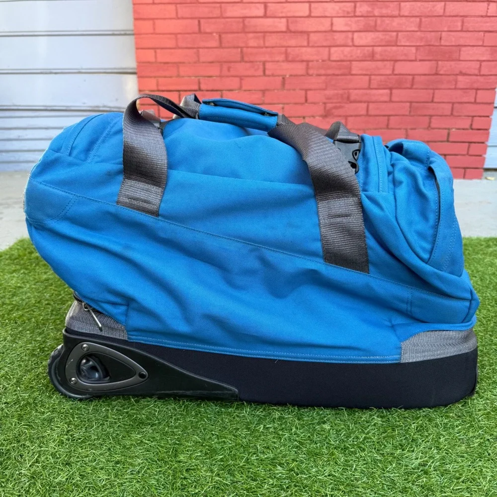 Vintage Patagonia Freightliner Rolling Duffel Carry On Luggage Blue‎ Travel Bag